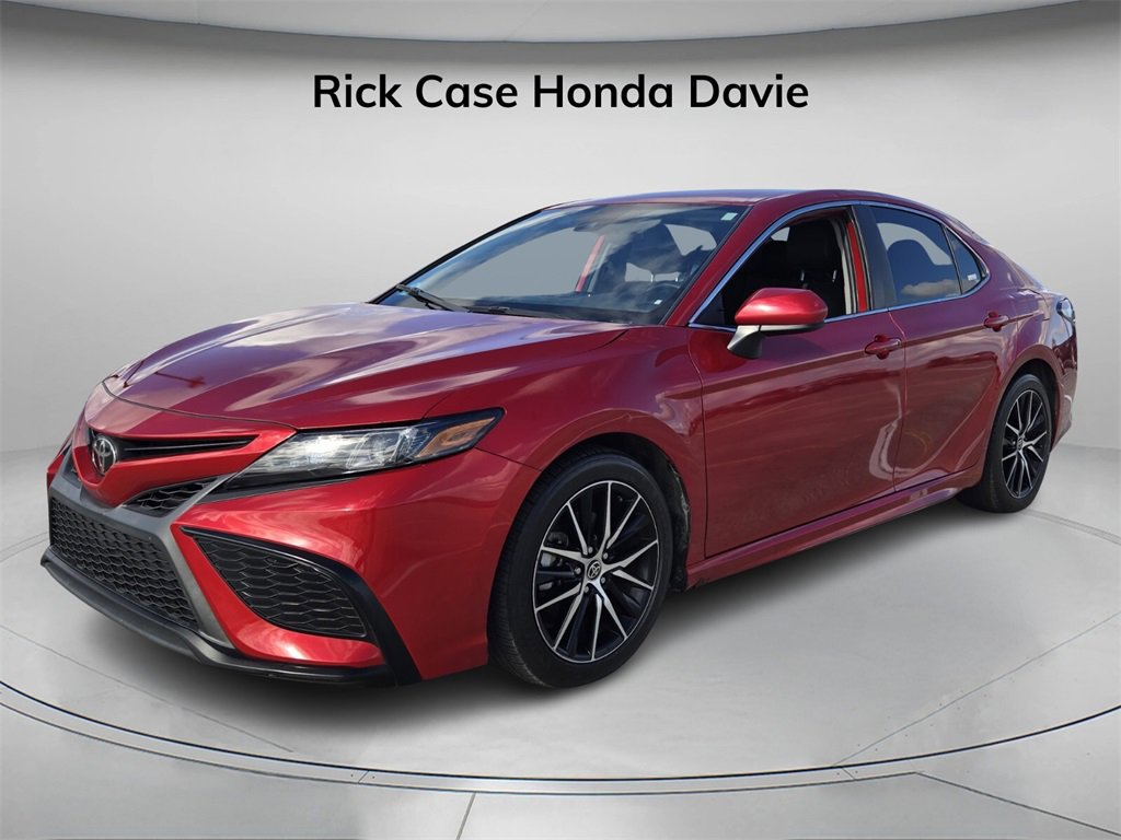 Used 2021 Toyota Camry SE image 9