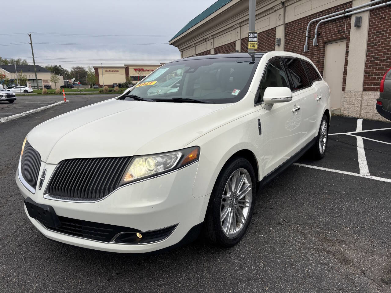 Used 2014 Lincoln MKT AWD w/ Equipment Group 201A image 3