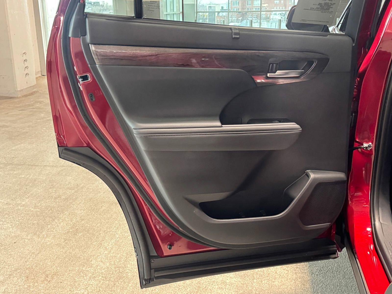 New 2026 Toyota Highlander Platinum image 34