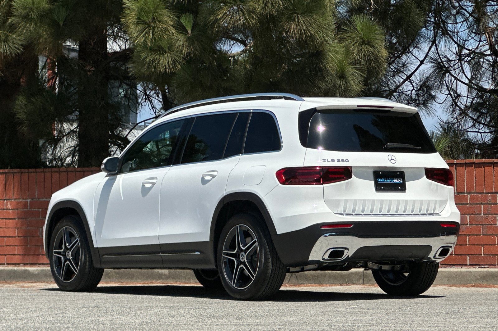 New 2026 Mercedes-Benz GLB 250 image 6