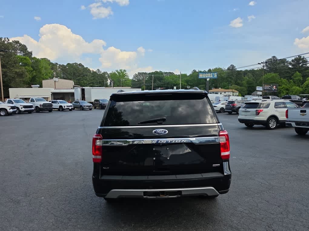 Used 2019 Ford Expedition XLT w/ Equipment Group 202A AWD/4WD image 3