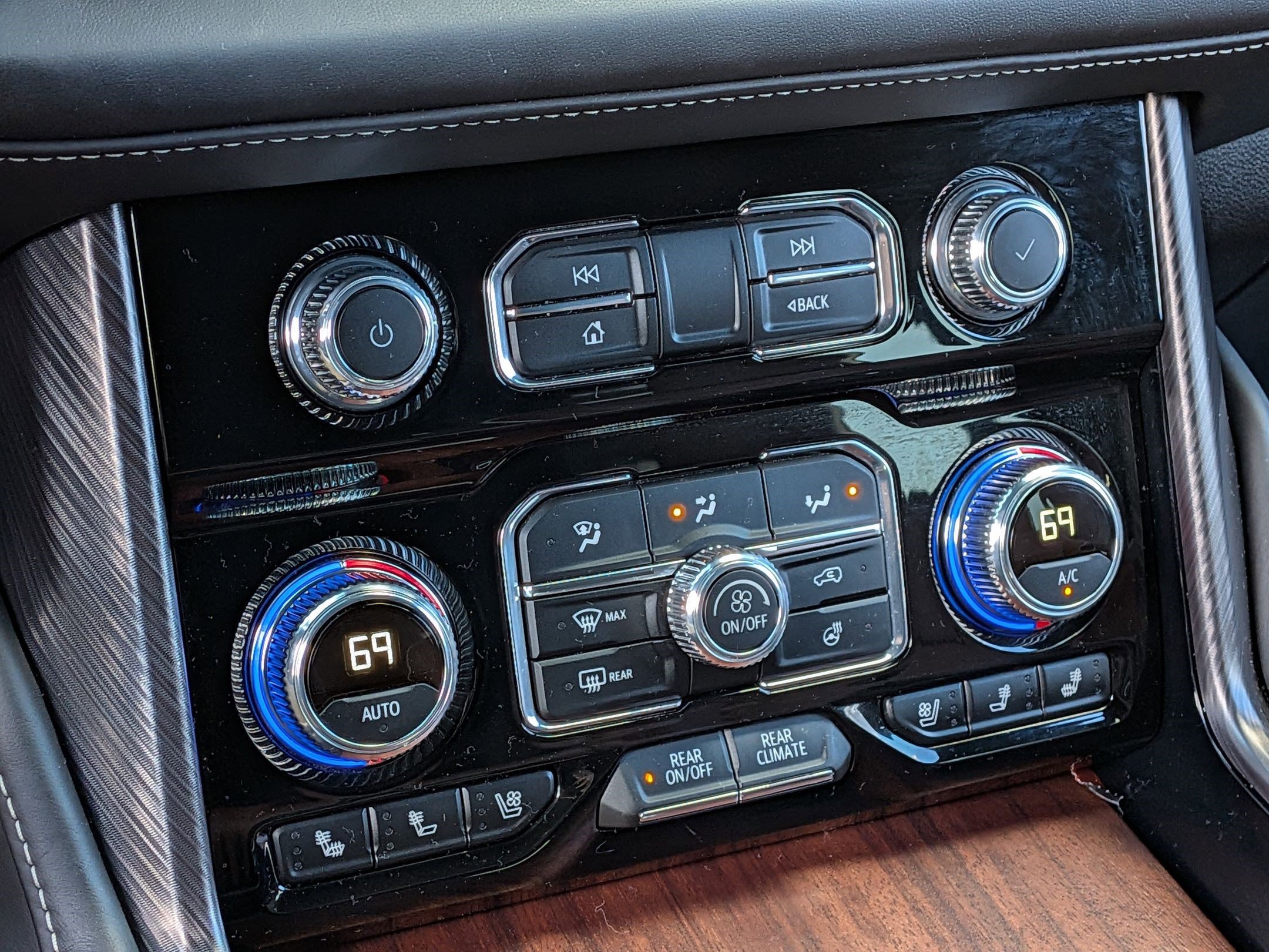 Used 2024 GMC Yukon XL Denali Ultimate image 23