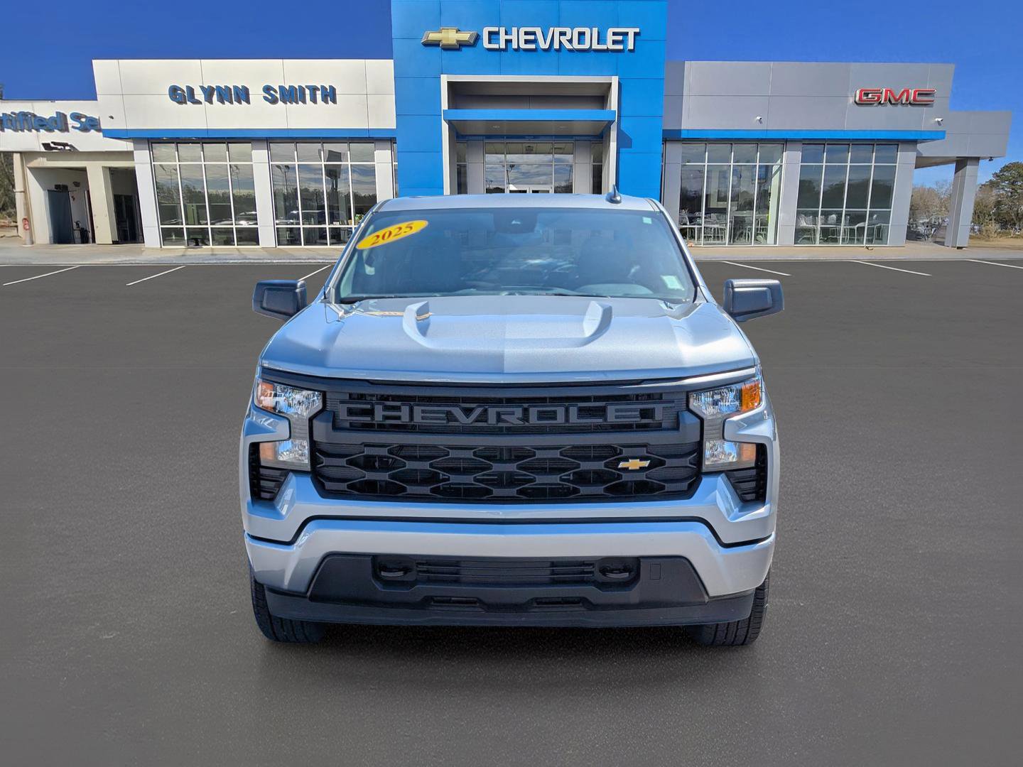 Used 2025 Chevrolet Silverado 1500 Custom image 2