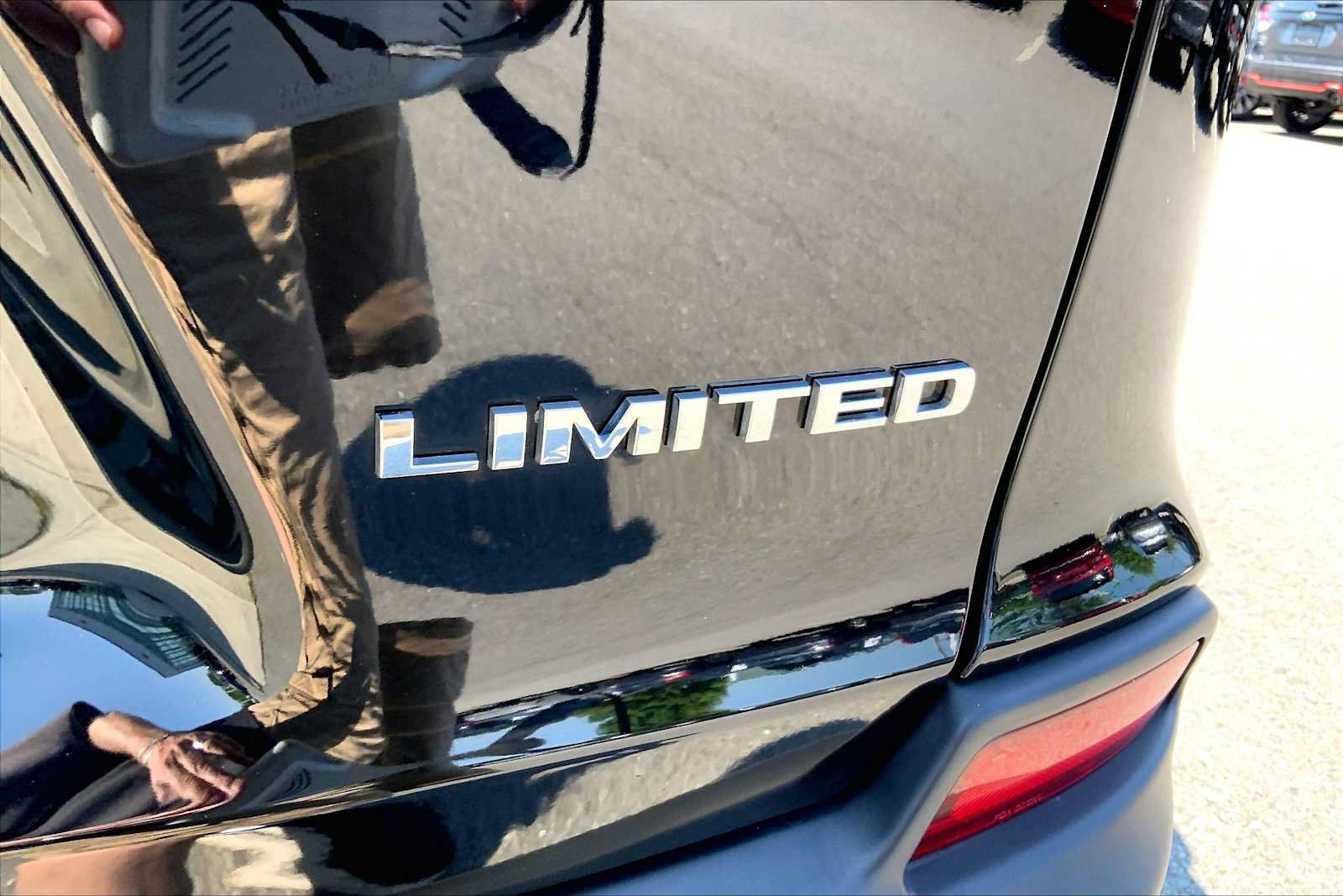 Used 2020 Jeep Cherokee Limited AWD/4WD image 10