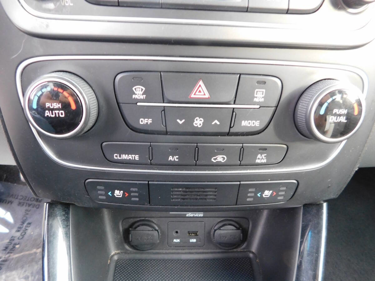 Used 2014 Kia Sorento SX w/ 3rd Row Package image 16