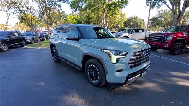 Used 2023 Toyota Sequoia Limited image 2