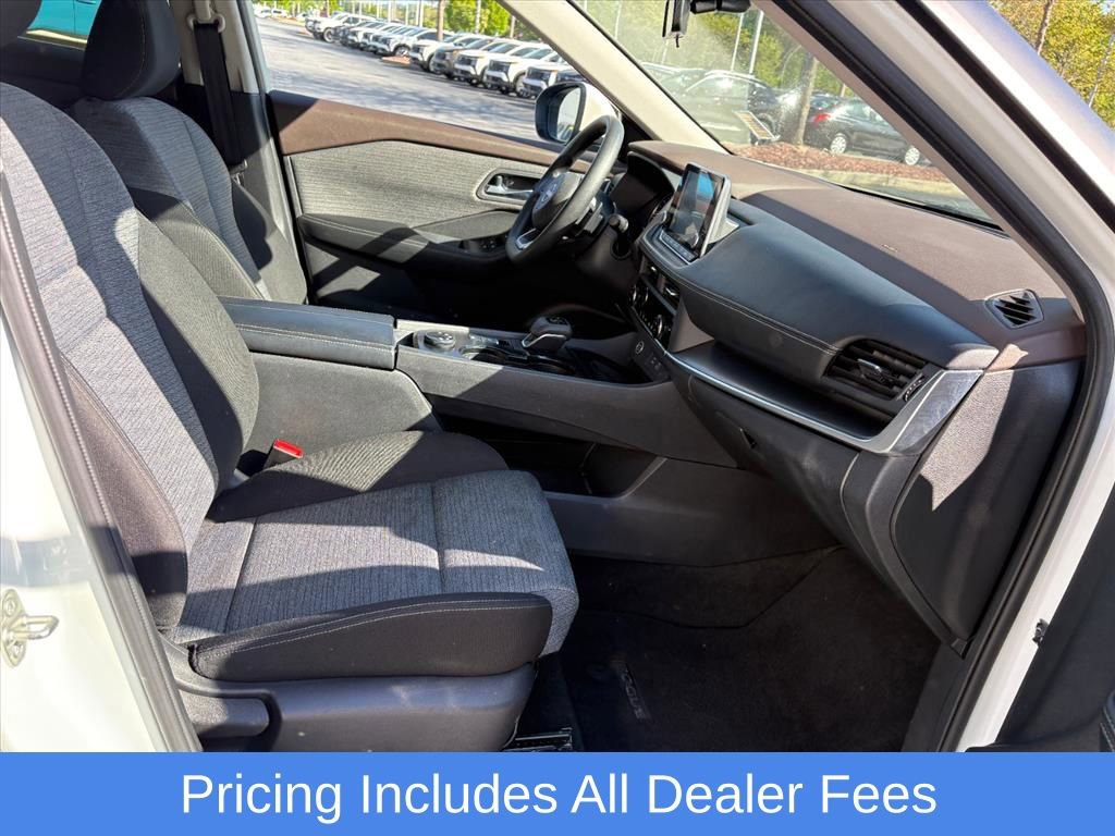 Used 2023 Nissan Rogue SV AWD/4WD image 19