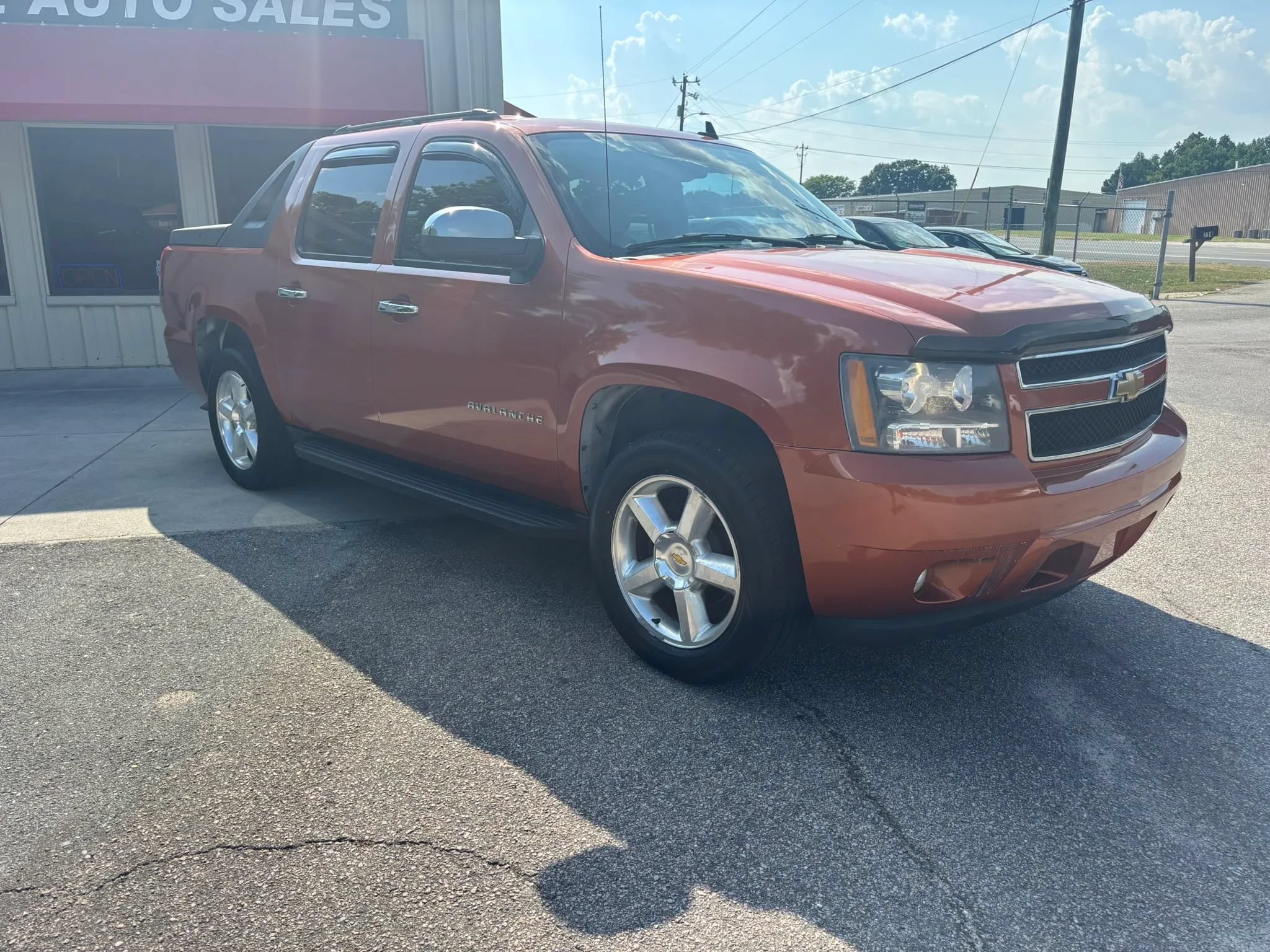 Used 2007 Chevrolet Avalanche LTZ w/ LTZ Preferred Equipment Group RWD image 5