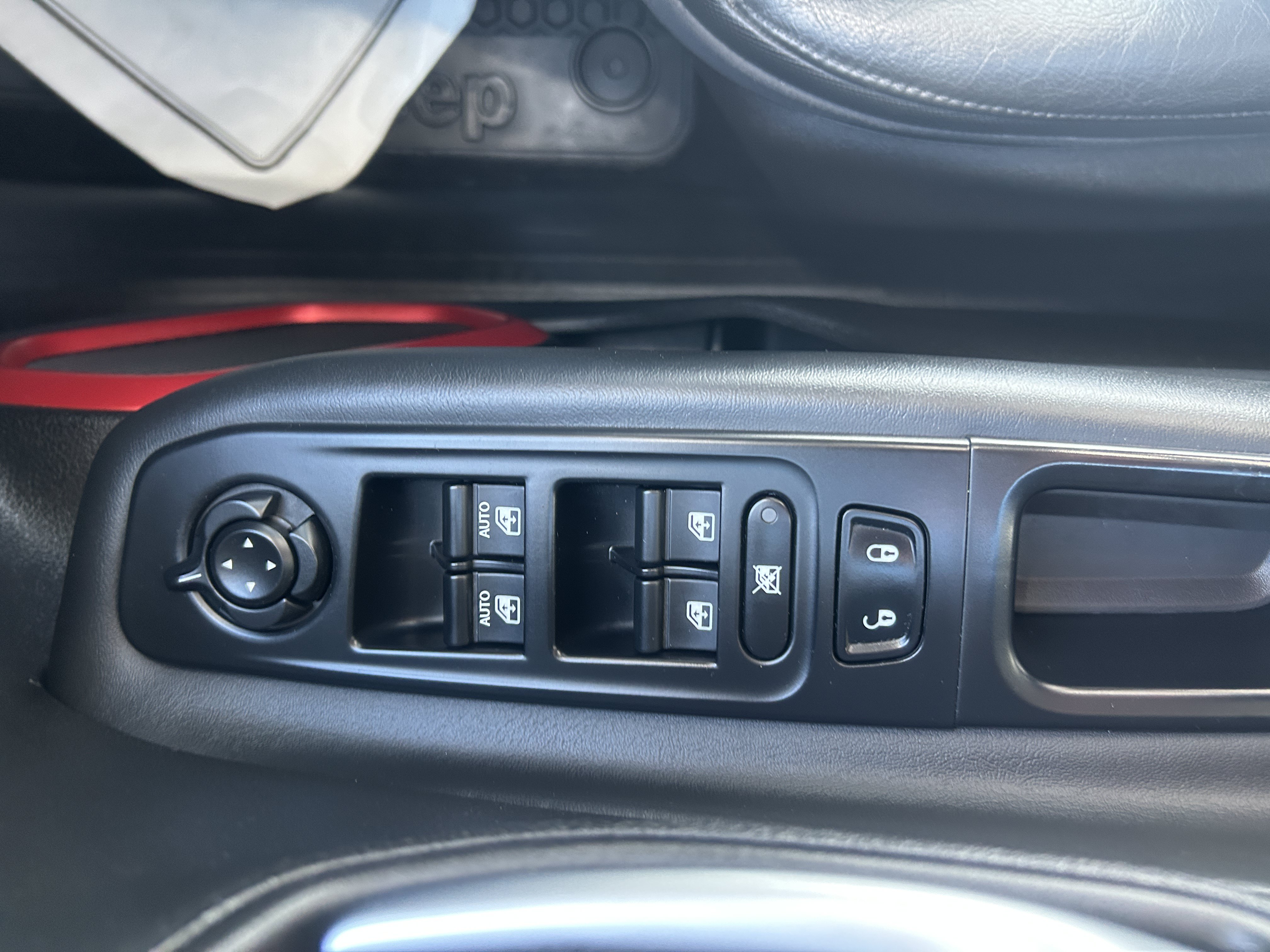 Used 2016 Jeep Renegade Trailhawk w/ Premium Trailhawk Package AWD/4WD image 14