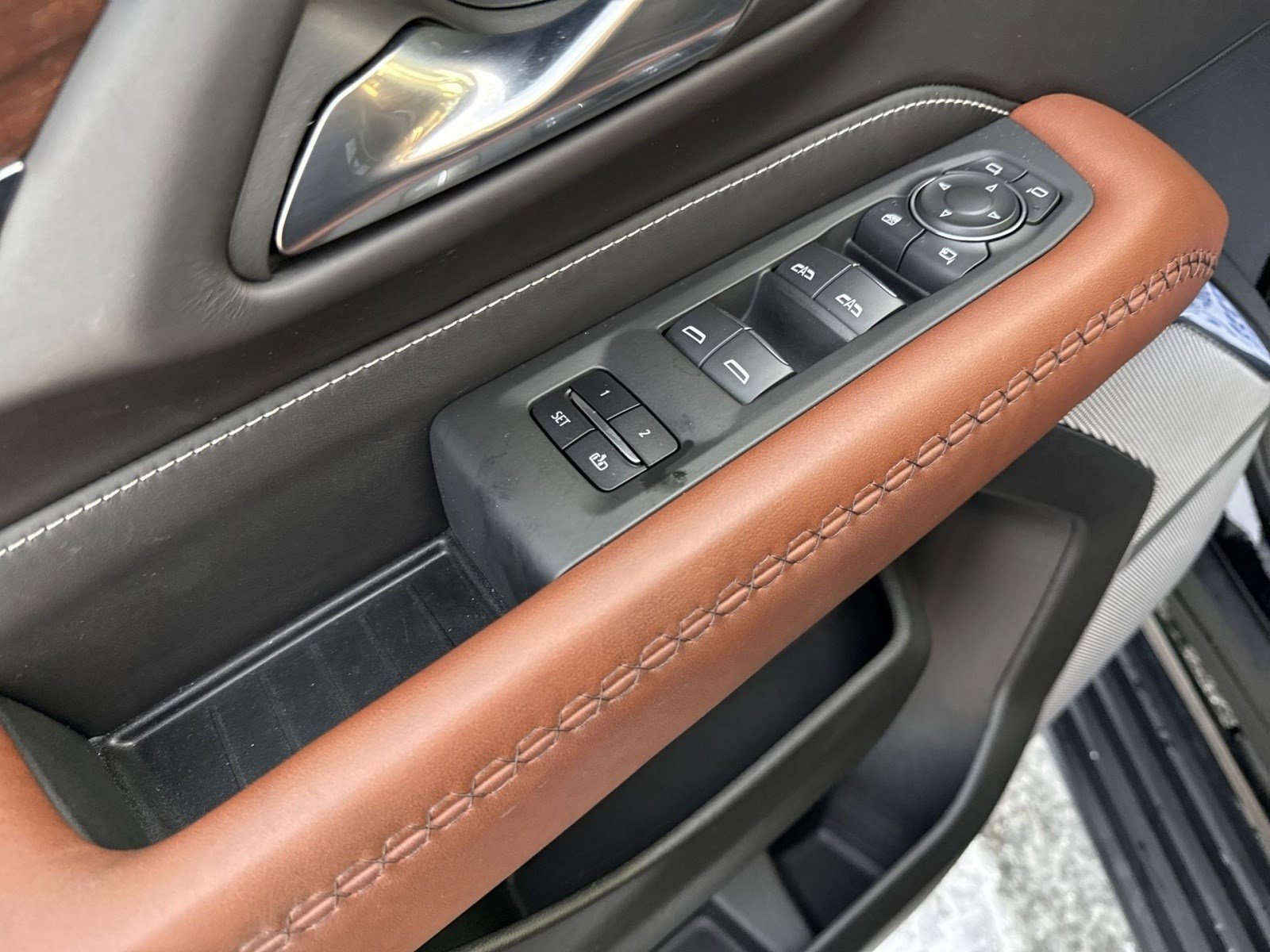 Used 2023 GMC Yukon Denali Ultimate image 14