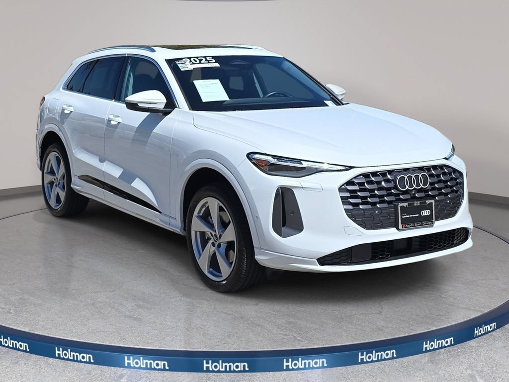 Certified 2025 Audi Q5 Premium Plus w/ Premium Plus AWD/4WD image 3