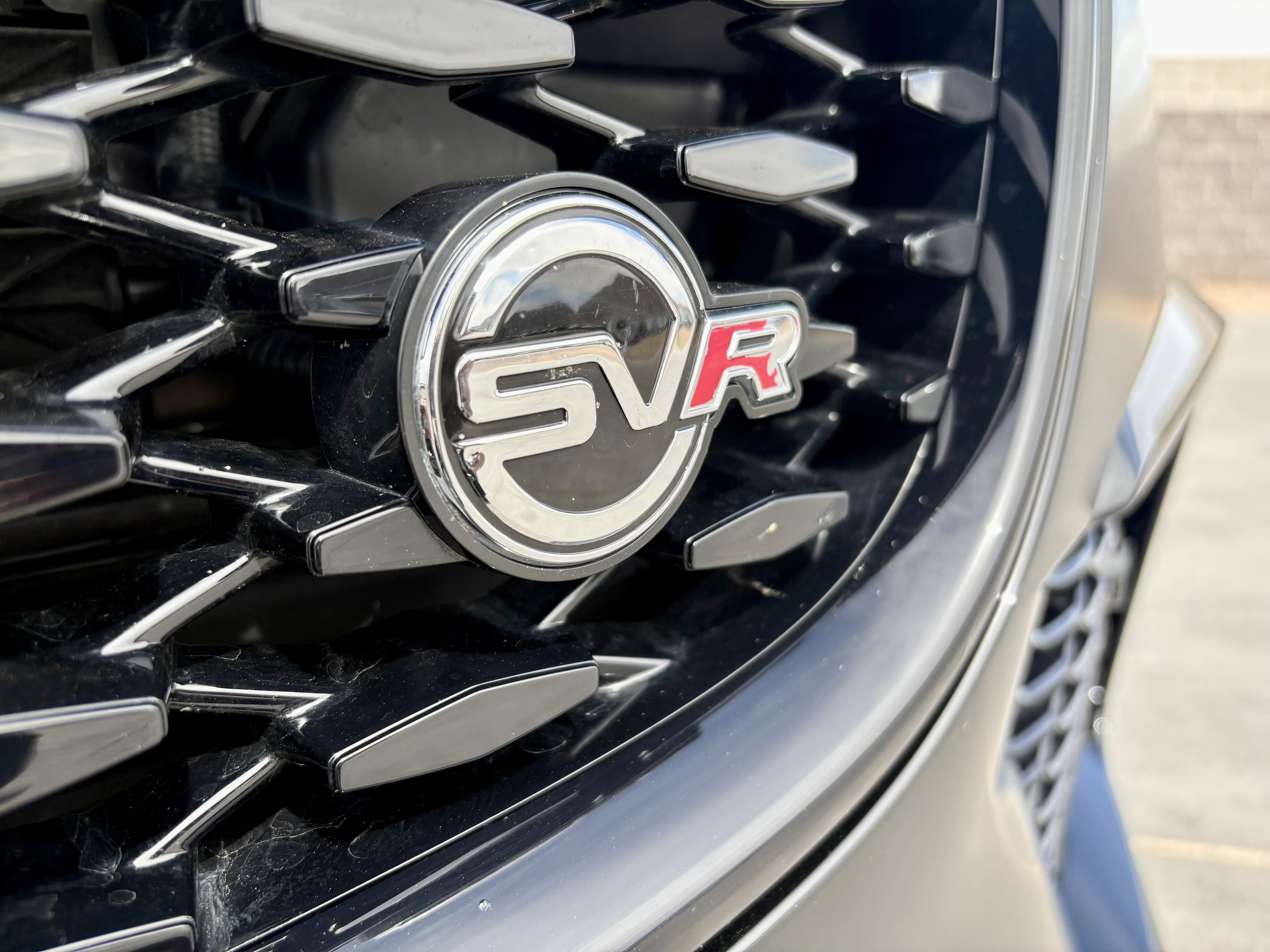 Used 2022 Jaguar F-PACE SVR image 9