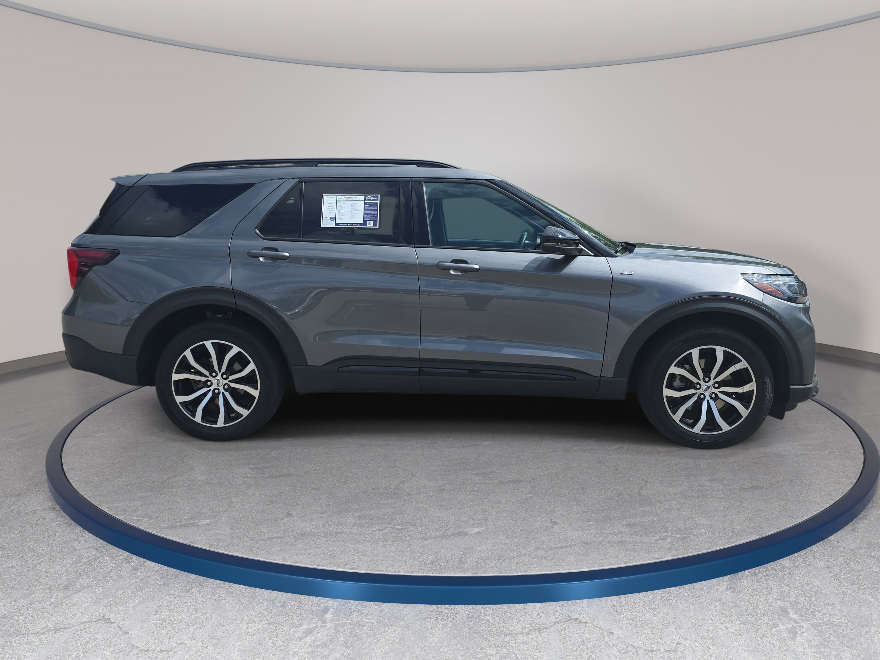Used 2025 Ford Explorer ST-Line AWD/4WD image 4