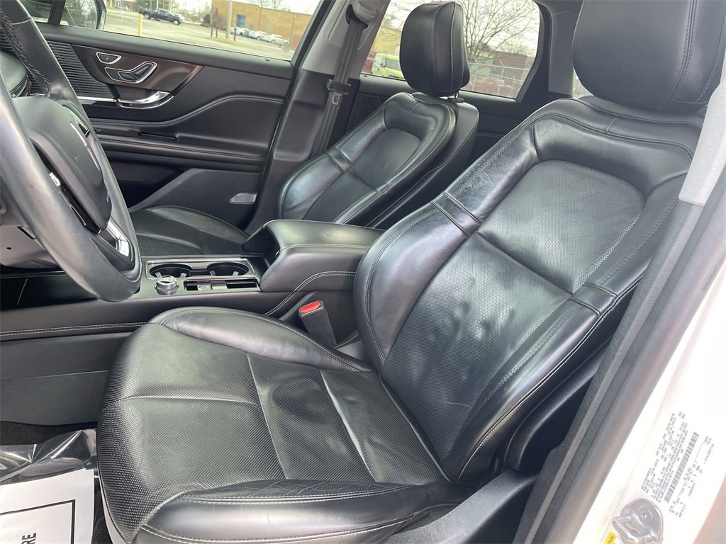 Used 2020 Lincoln Corsair AWD w/ Premium Package image 13