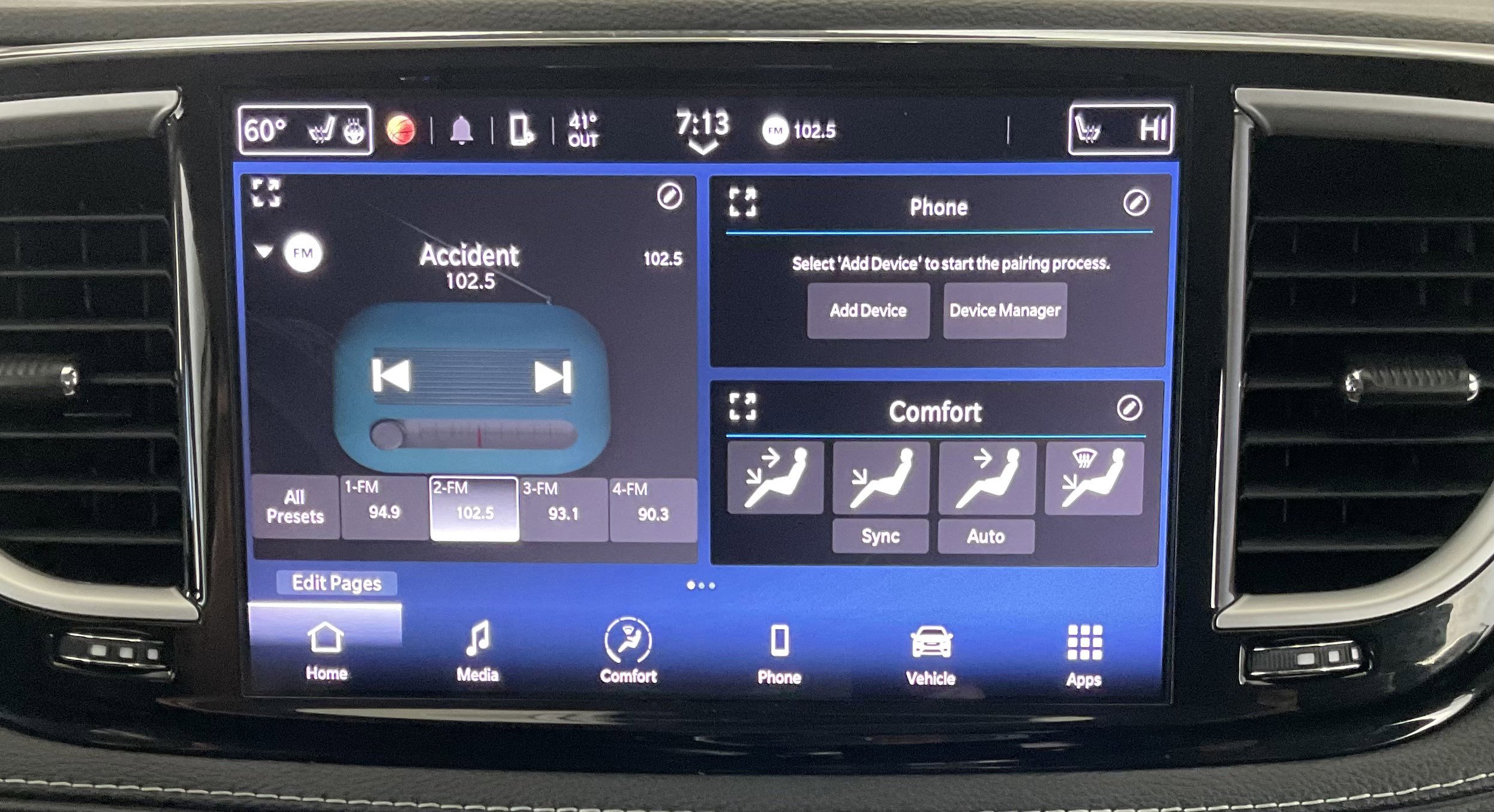 Used 2022 Chrysler Pacifica Touring-L FWD image 17