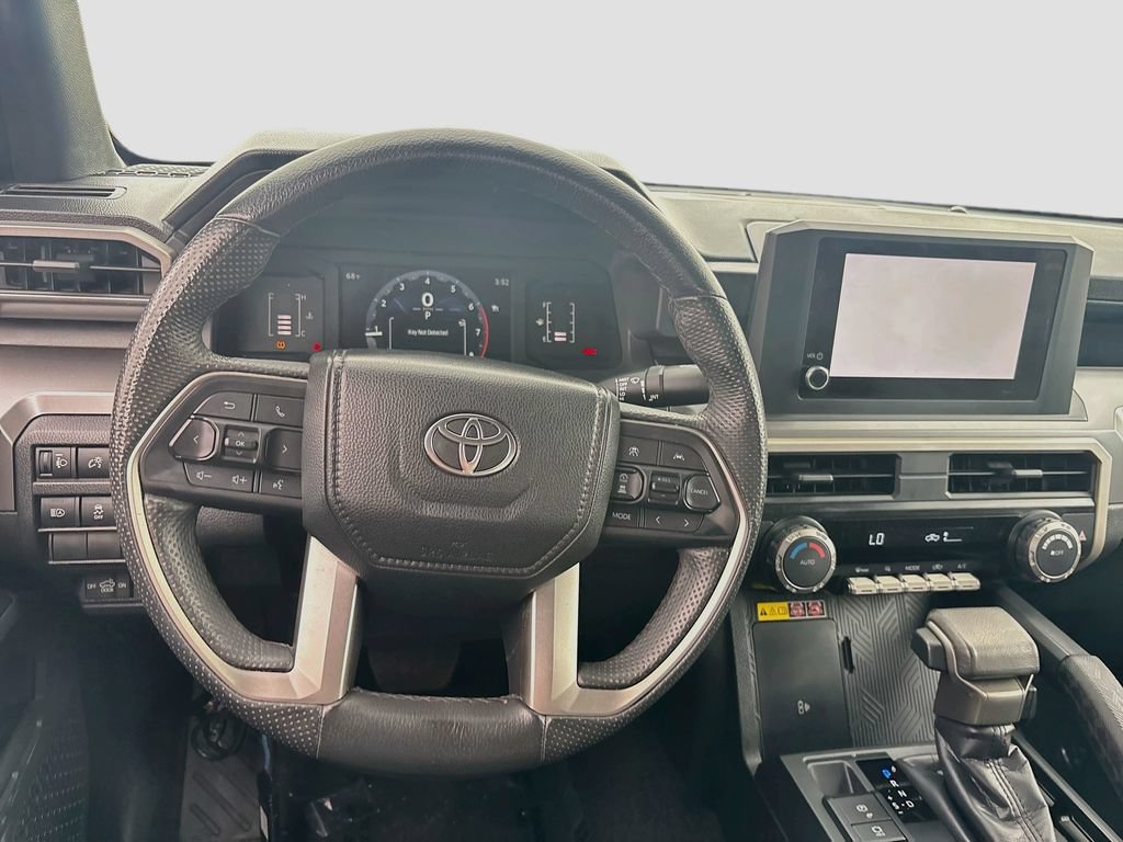 Used 2024 Toyota Tacoma SR5 AWD/4WD image 20