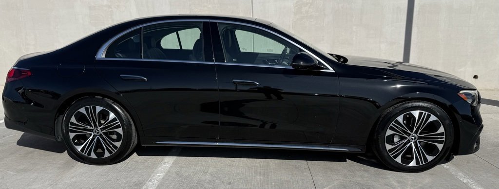 Used 2025 Mercedes-Benz E 350 Sedan image 3
