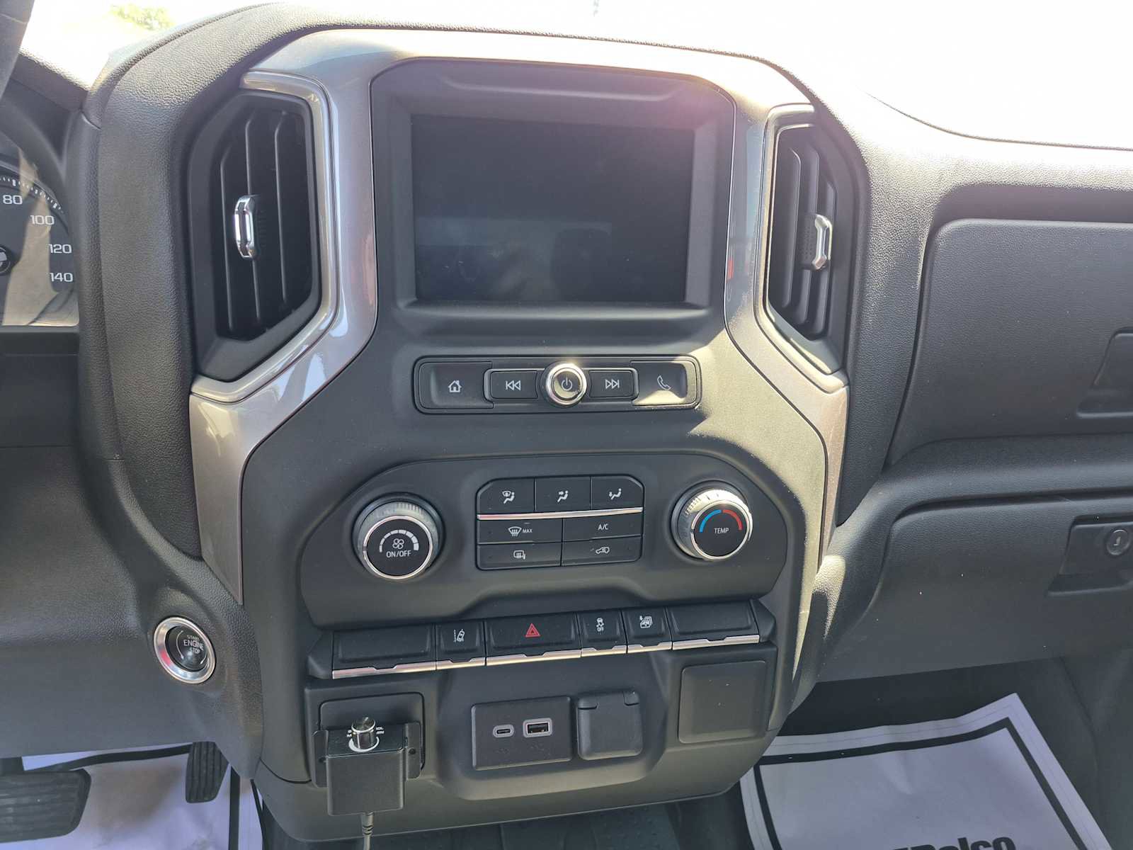 Used 2024 Chevrolet Silverado 2500 Custom image 17