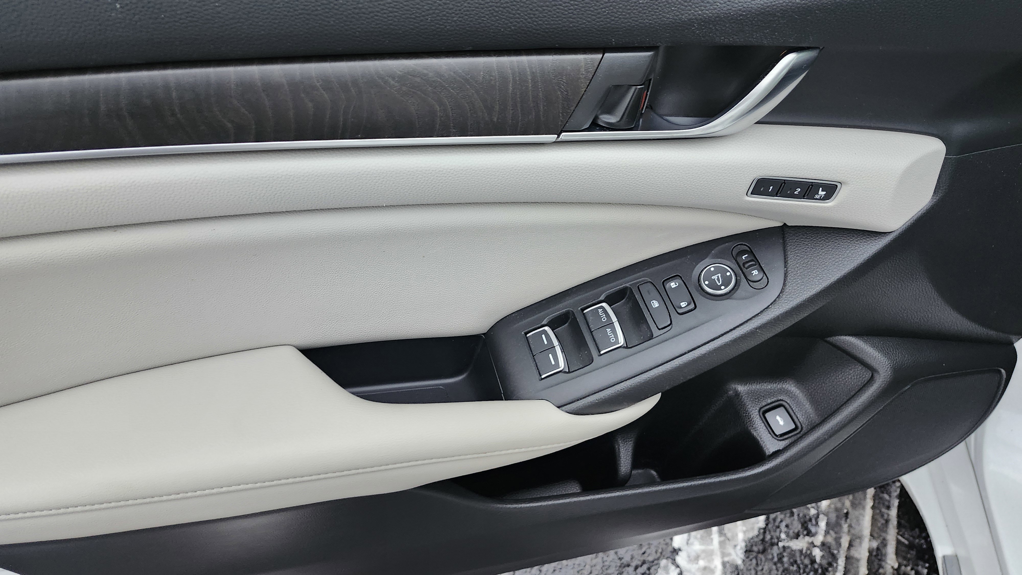 Used 2020 Honda Accord Touring image 29