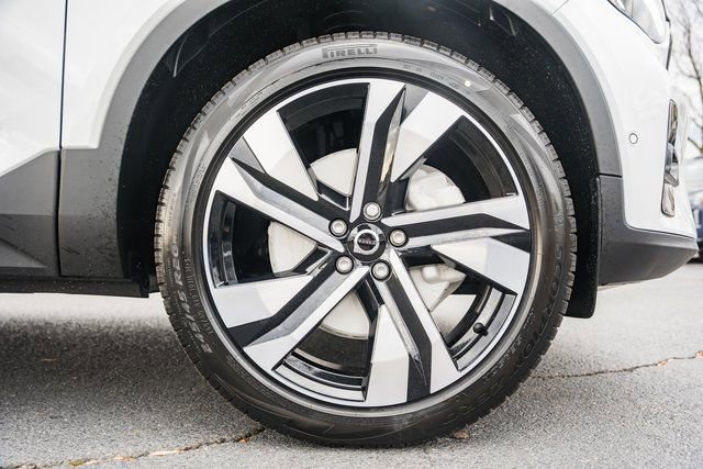 New 2026 Volvo XC40 B5 Ultra w/ Protection Package Premier image 19