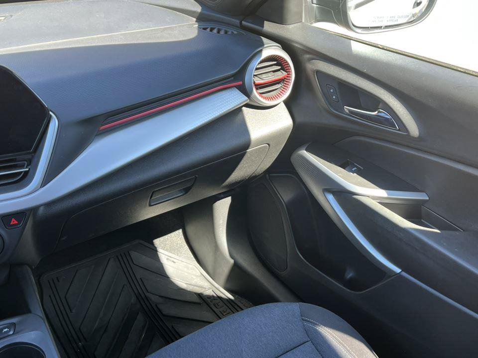 Used 2024 Chevrolet Trax RS FWD image 24