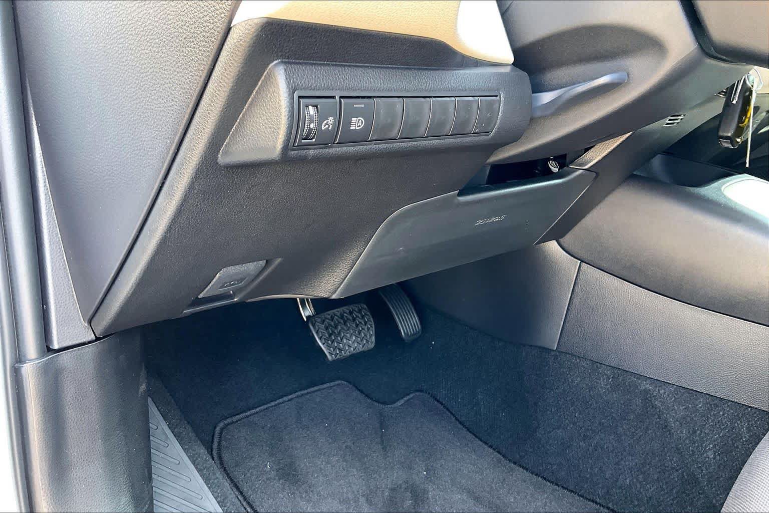 New 2027 Toyota Corolla LE FWD image 19