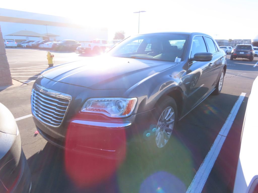 Used 2014 Chrysler 300 image 2