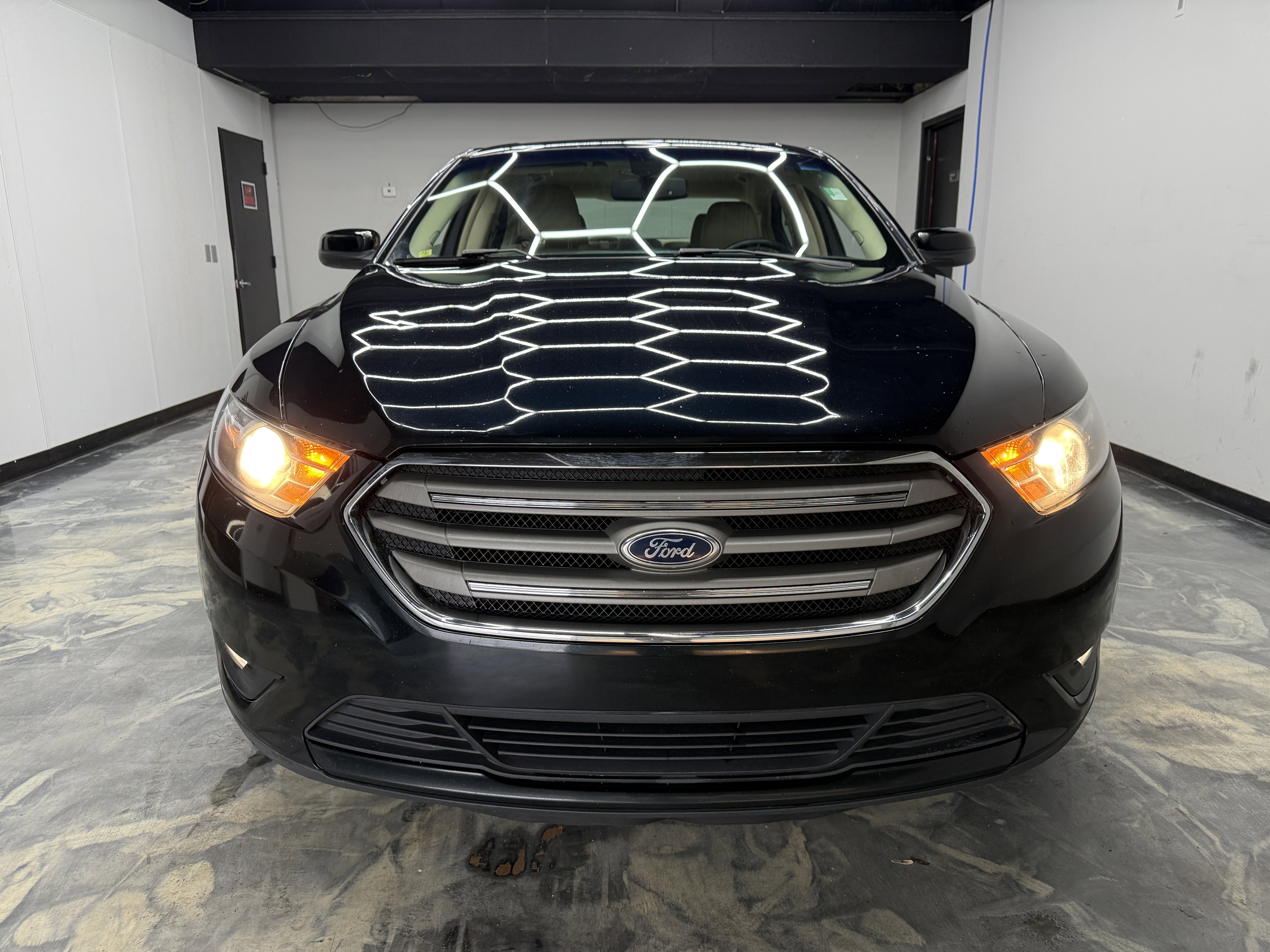Used 2015 Ford Taurus SEL w/ Equipment Group 201A image 7