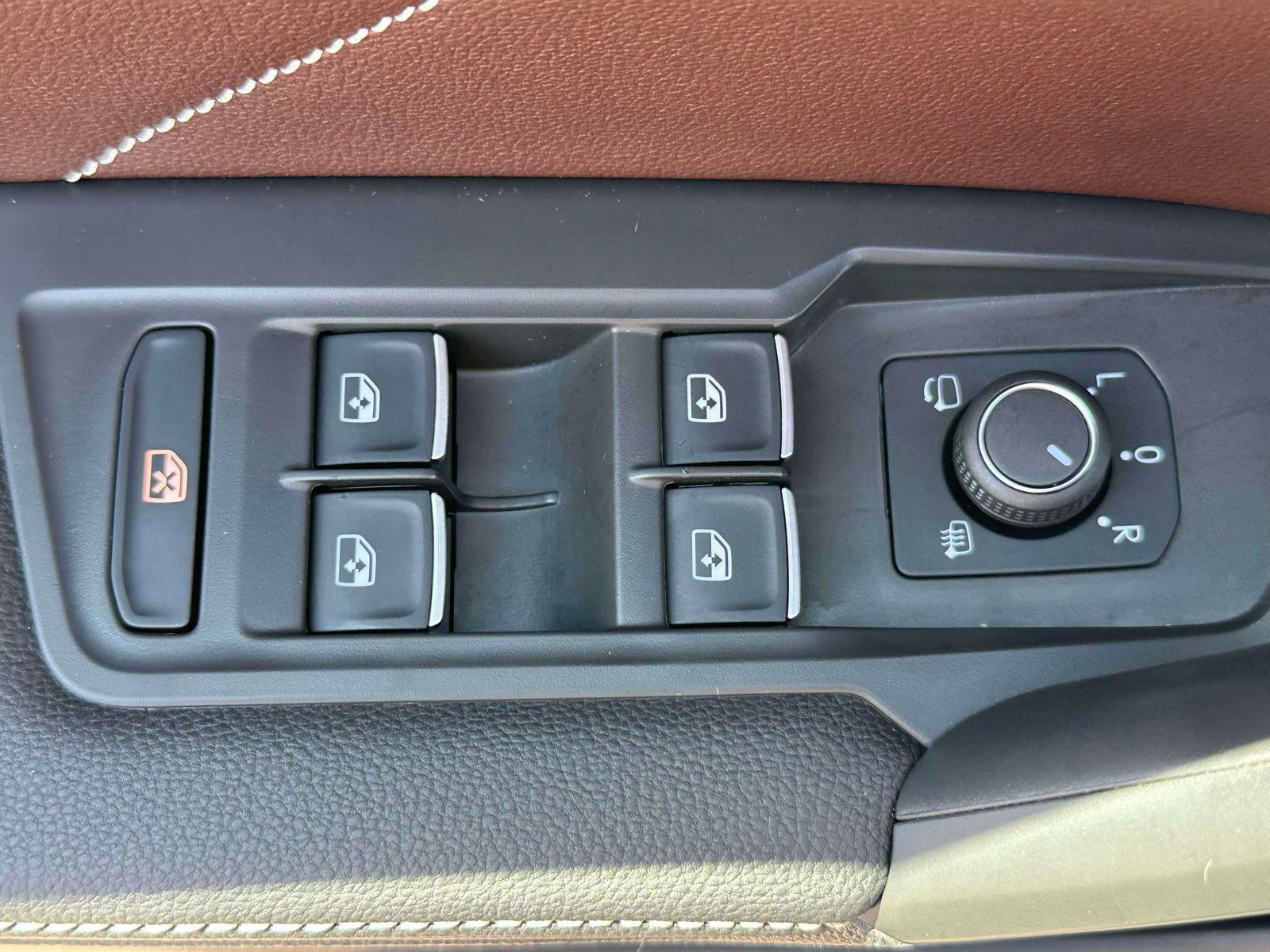 Certified 2023 Volkswagen Tiguan SEL R-Line AWD/4WD image 13