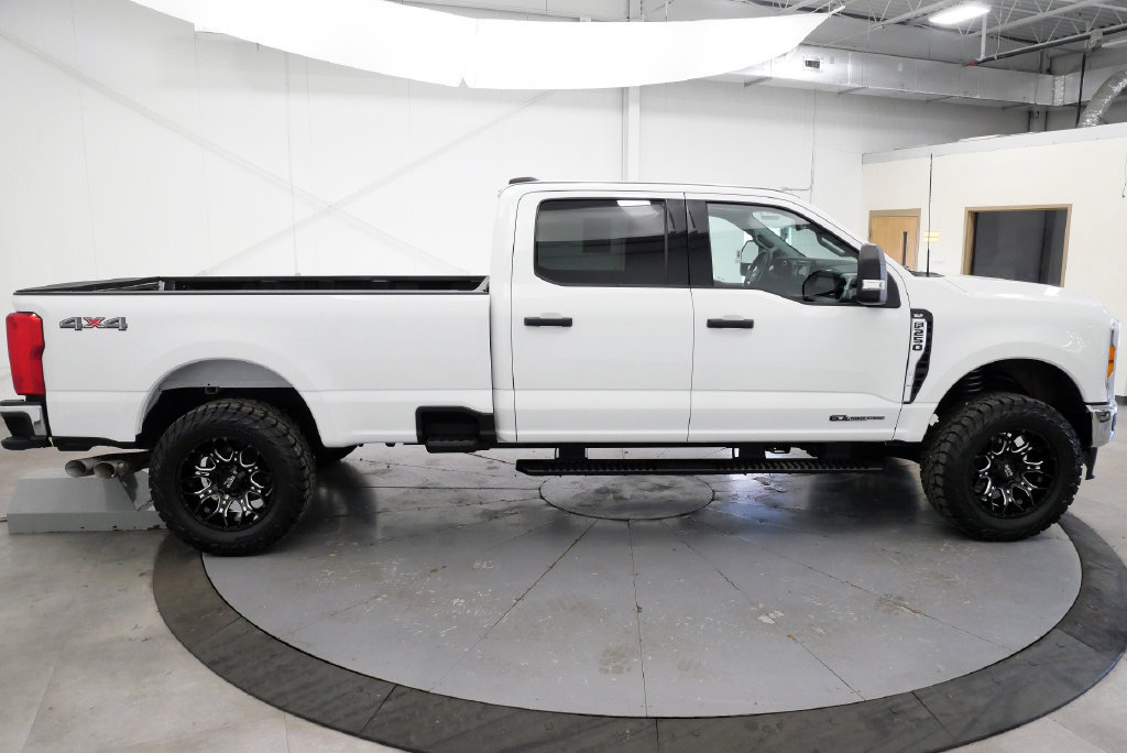 Used 2023 Ford F250 XLT AWD/4WD image 9
