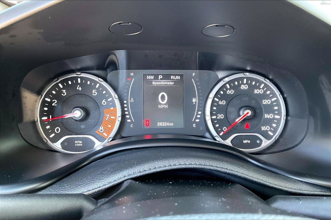 Used 2023 Jeep Renegade Latitude AWD/4WD image 13