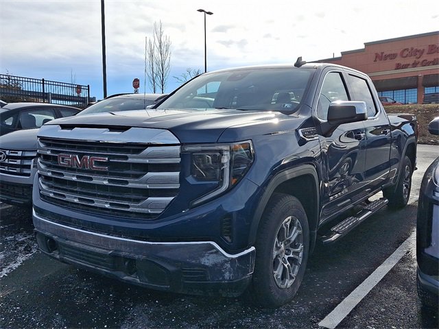 Used 2022 GMC Sierra 1500 SLE image 3