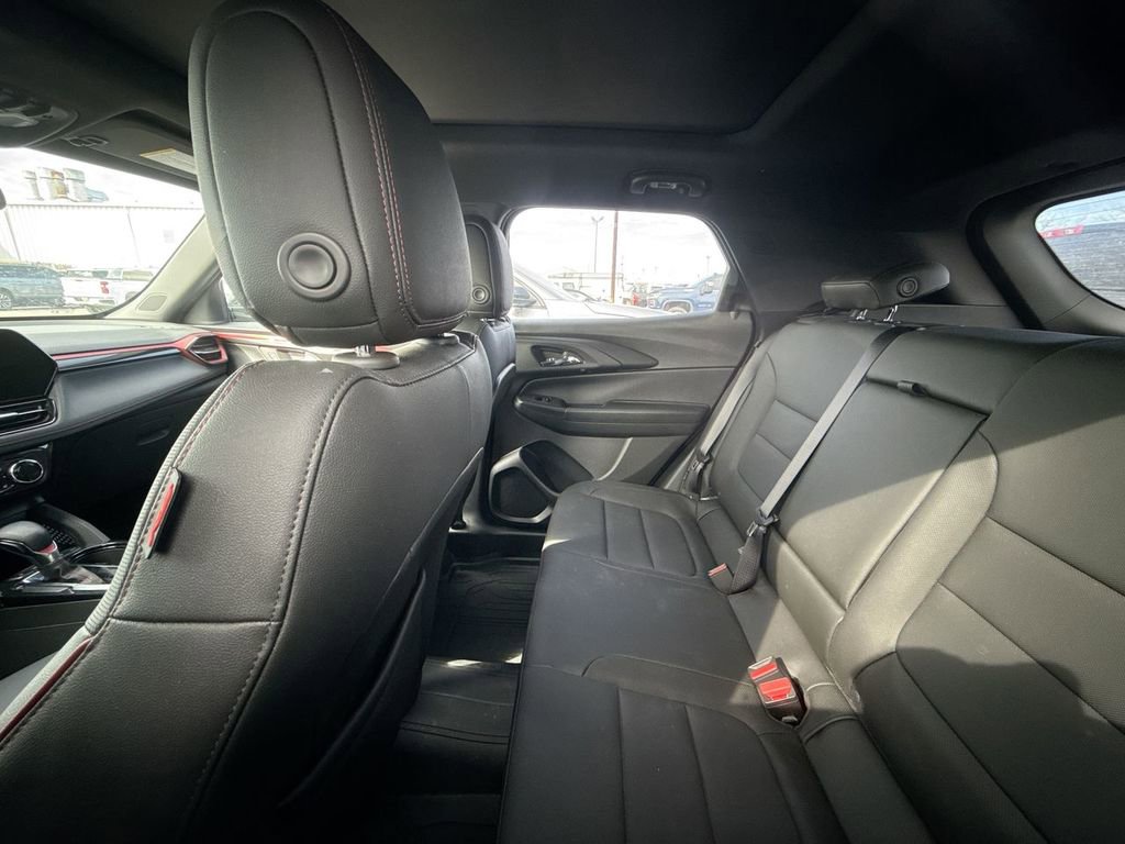 Used 2025 Chevrolet TrailBlazer RS w/ Convenience Package image 10
