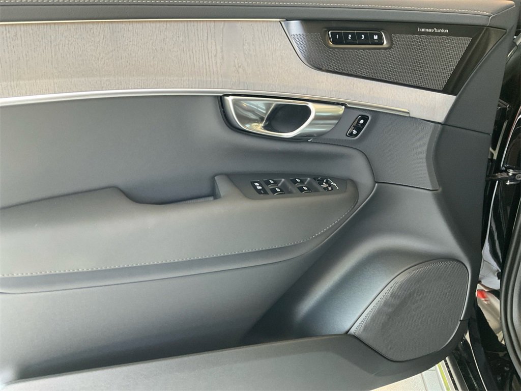 New 2026 Volvo XC90 B6 Ultra image 19