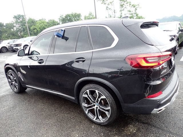 Used 2021 BMW X5 xDrive40i w/ Premium Package 2 AWD/4WD image 4