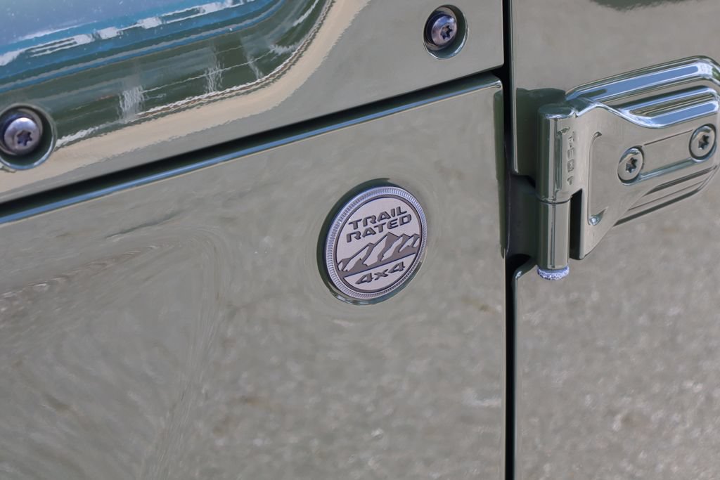 Used 2022 Jeep Gladiator Sport AWD/4WD image 10