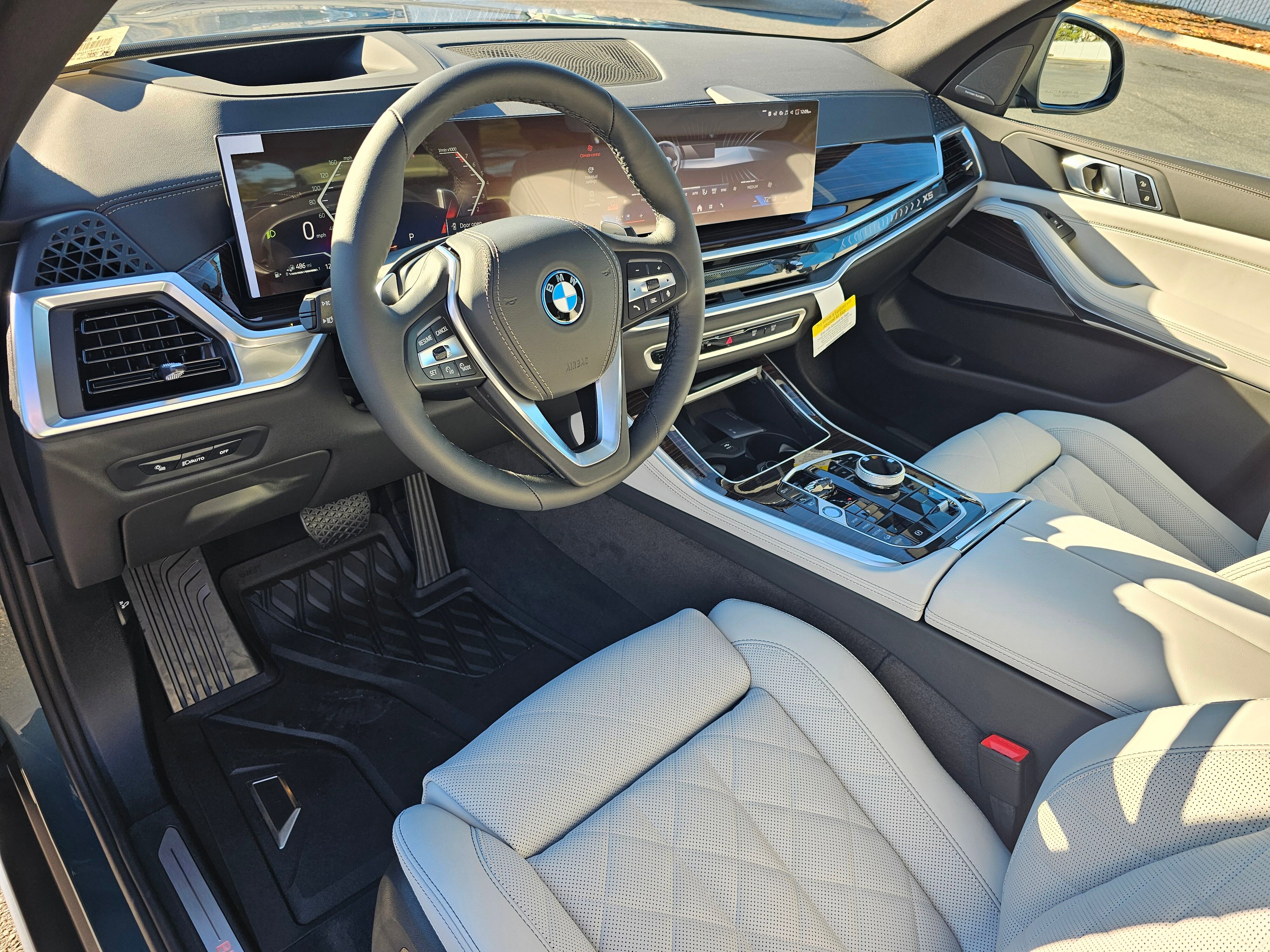 New 2026 BMW X5 xDrive50e w/ Executive Package image 2