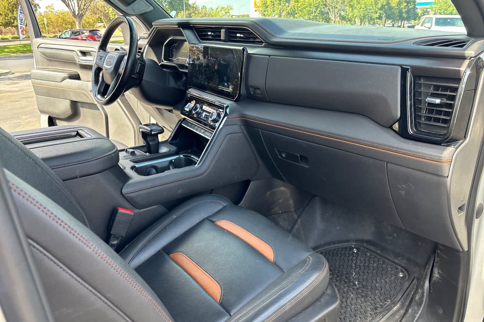 Used 2022 GMC Sierra 1500 AT4 AWD/4WD image 16