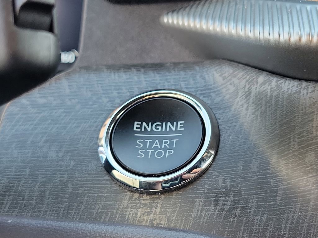 Used 2025 Ford Explorer Platinum image 27