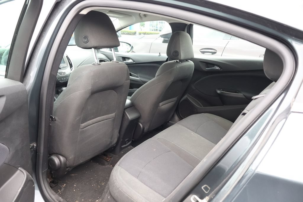 Used 2017 Chevrolet Cruze LT FWD image 27
