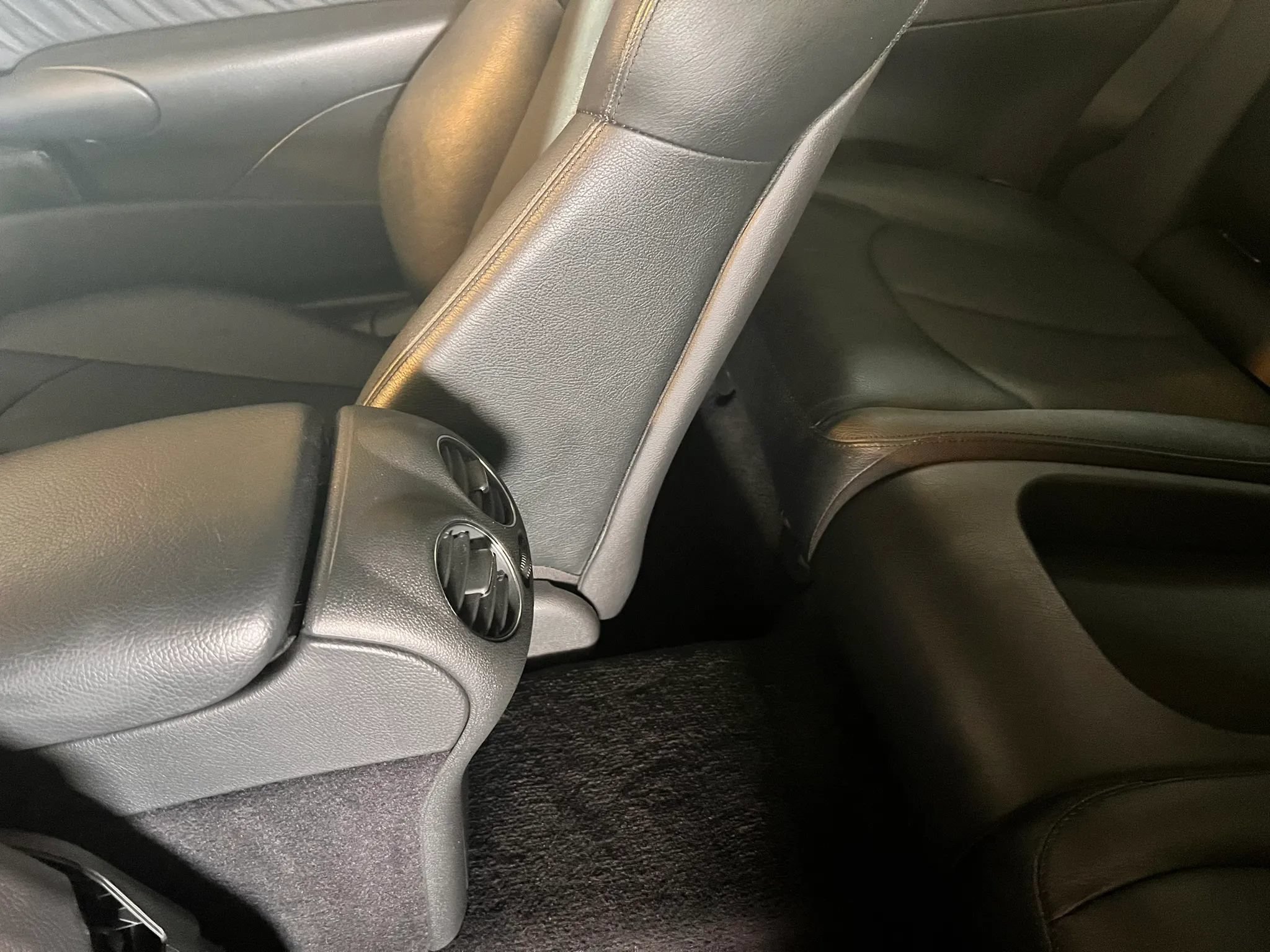 Used 2005 Mercedes-Benz CLK 320 Coupe image 22