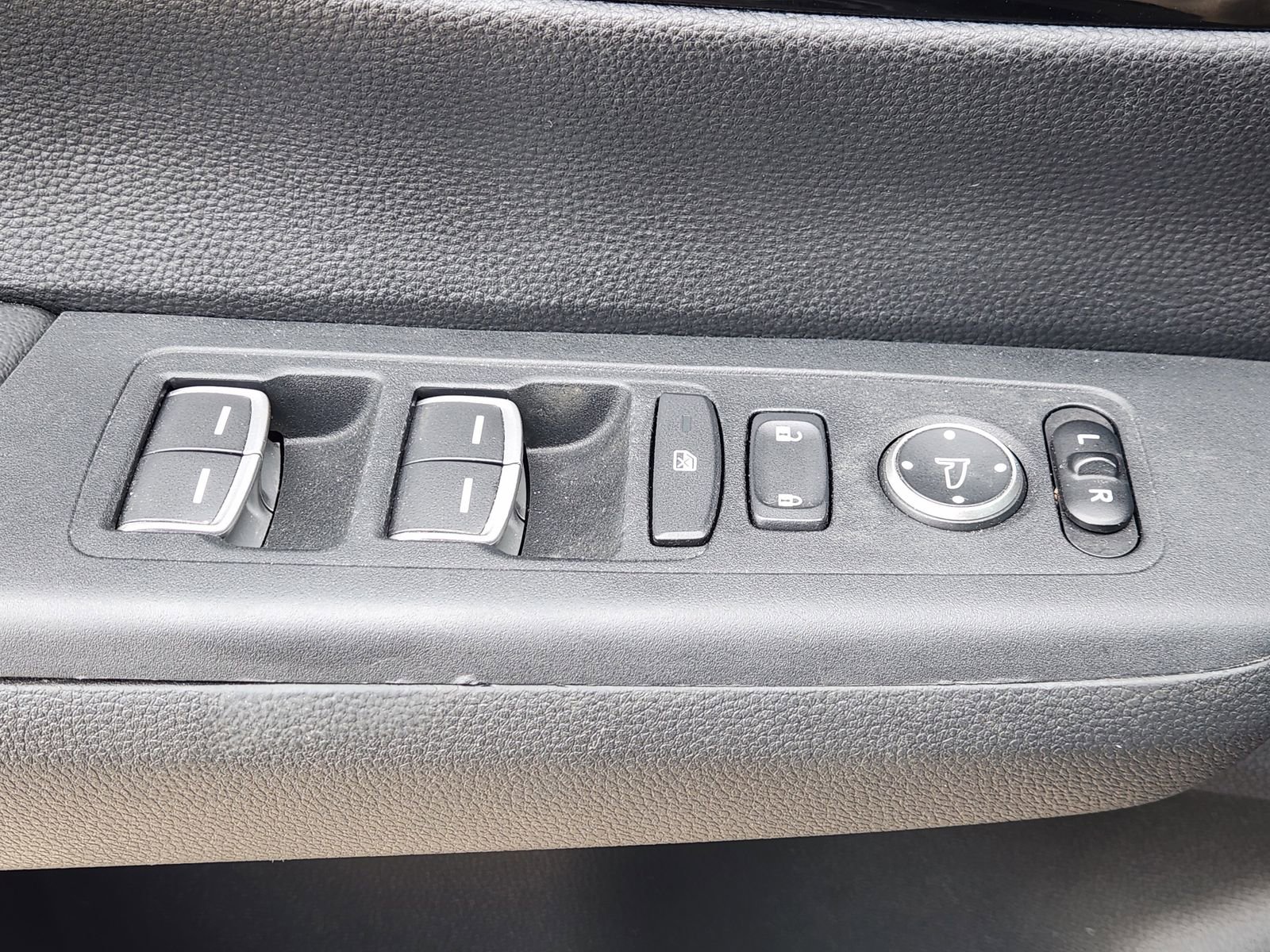 Used 2023 Honda CR-V Sport Touring image 28