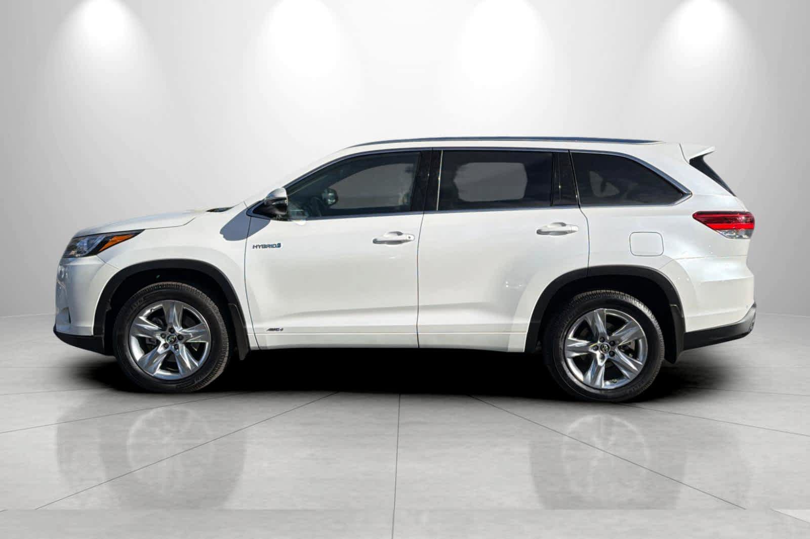 Used 2017 Toyota Highlander Limited AWD/4WD image 5