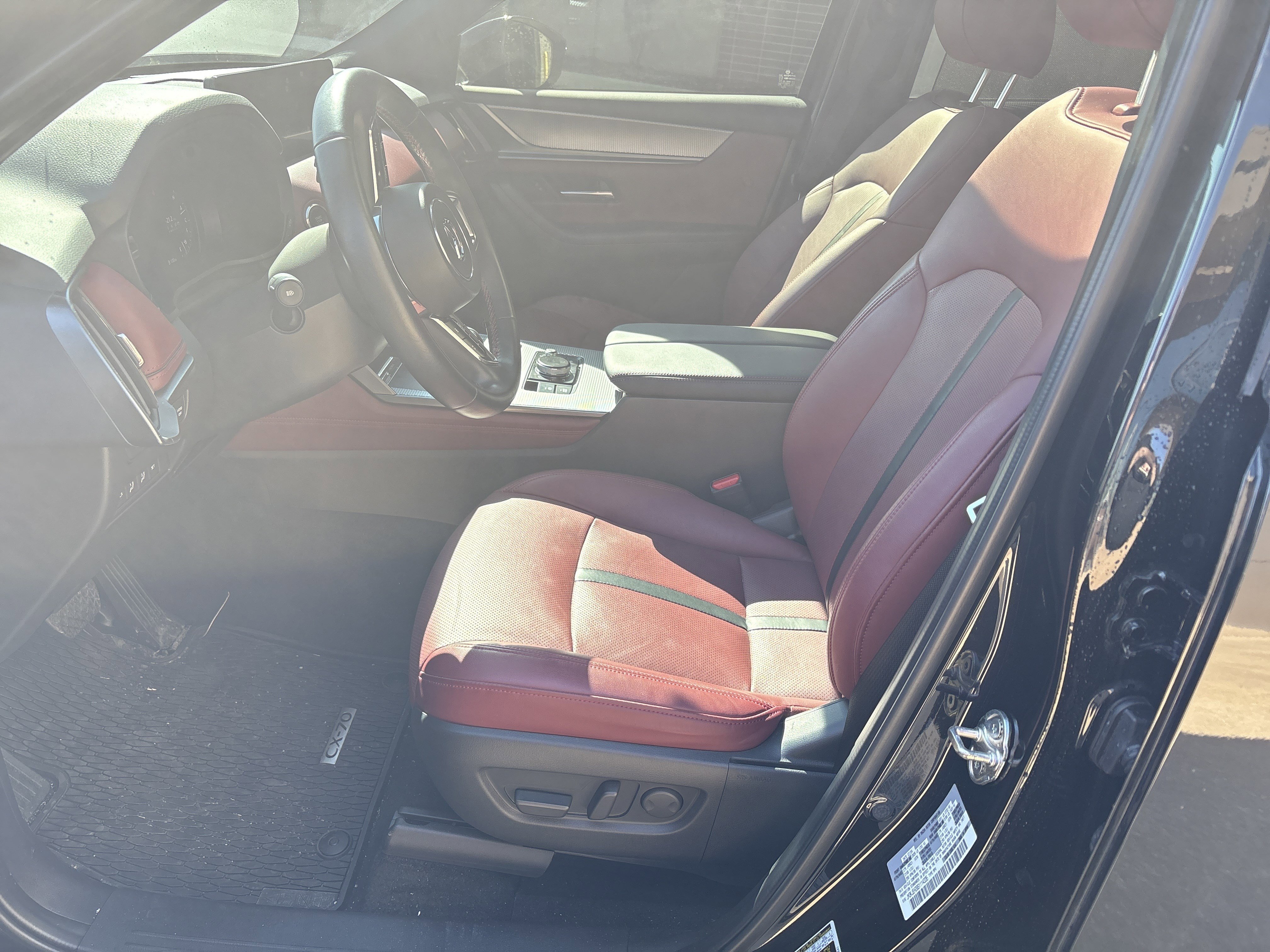 Used 2025 MAZDA CX-70 3.3 Turbo w/ Premium Plus Pkg image 16