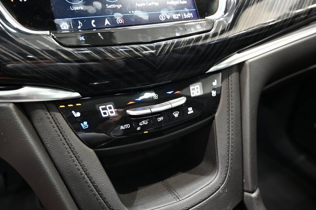 Used 2025 Cadillac XT6 Premium Luxury image 19