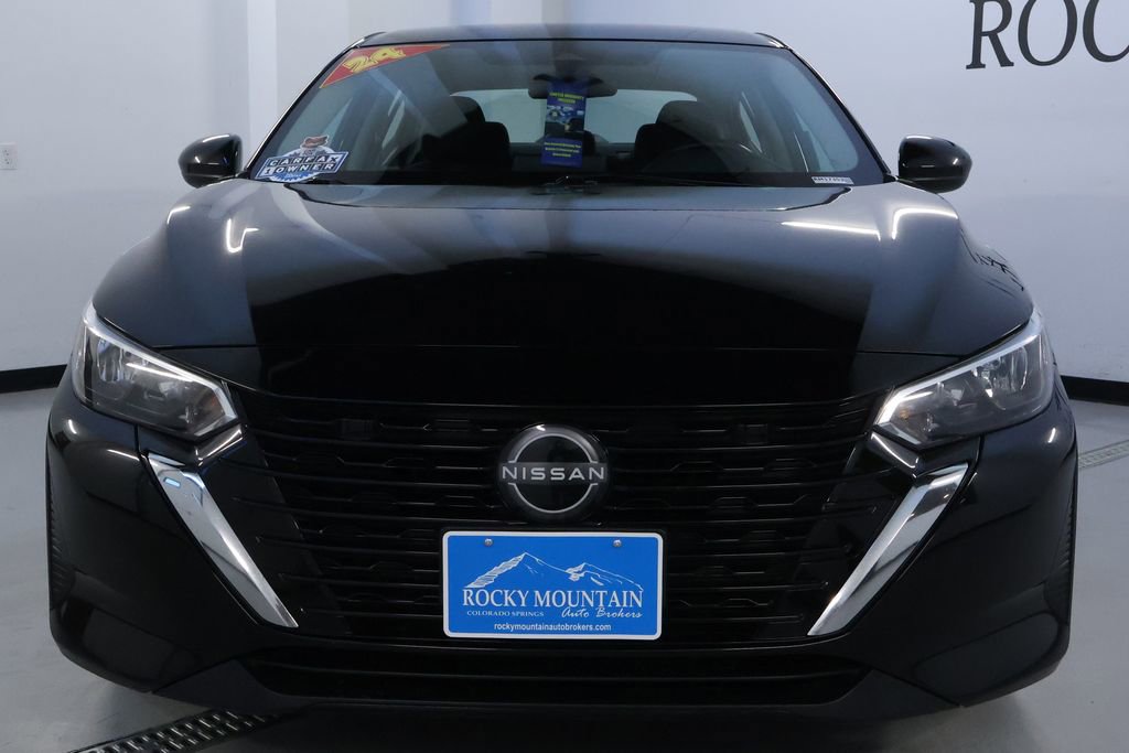 Used 2024 Nissan Sentra SV image 2
