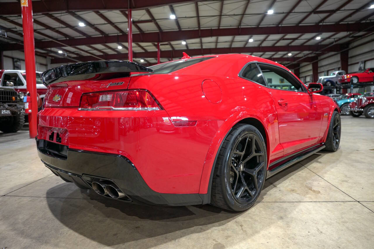 Used 2014 Chevrolet Camaro Z/28 RWD image 8