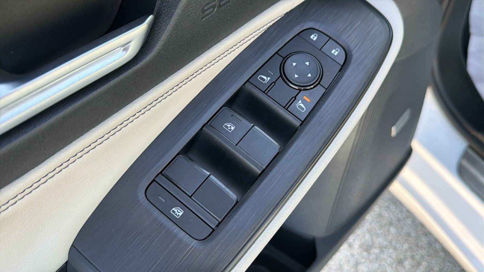Used 2026 Nissan Sentra SL w/ Floor Mat Package FWD image 9