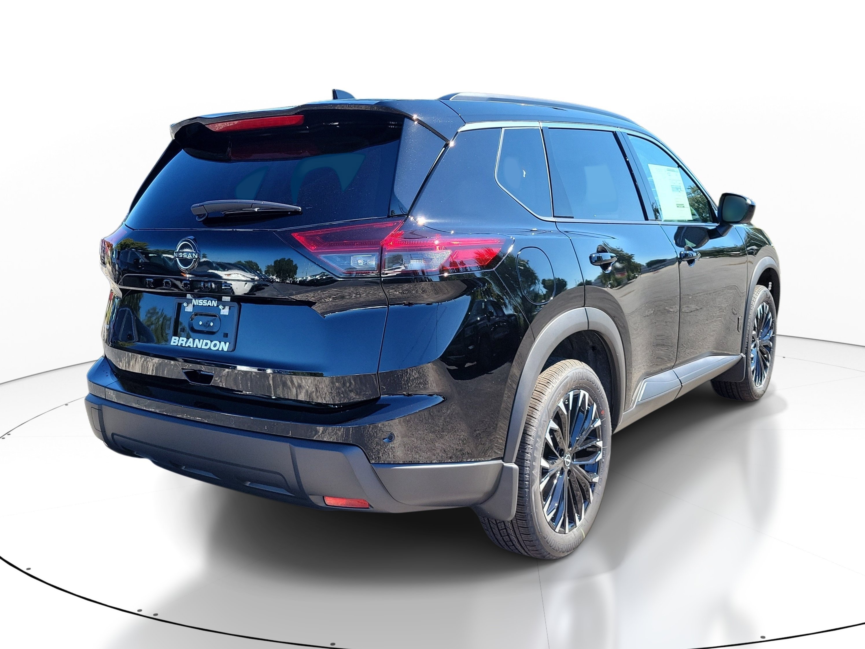 New 2027 Nissan Rogue Dark Armor FWD image 7