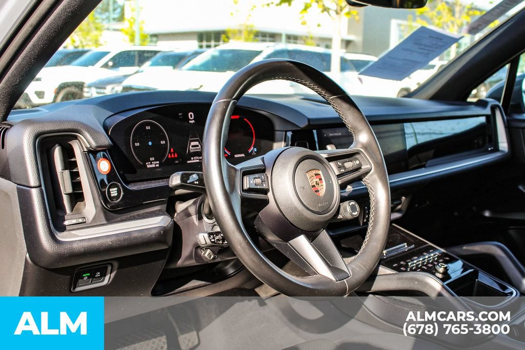Used 2024 Porsche Cayenne AWD/4WD image 21